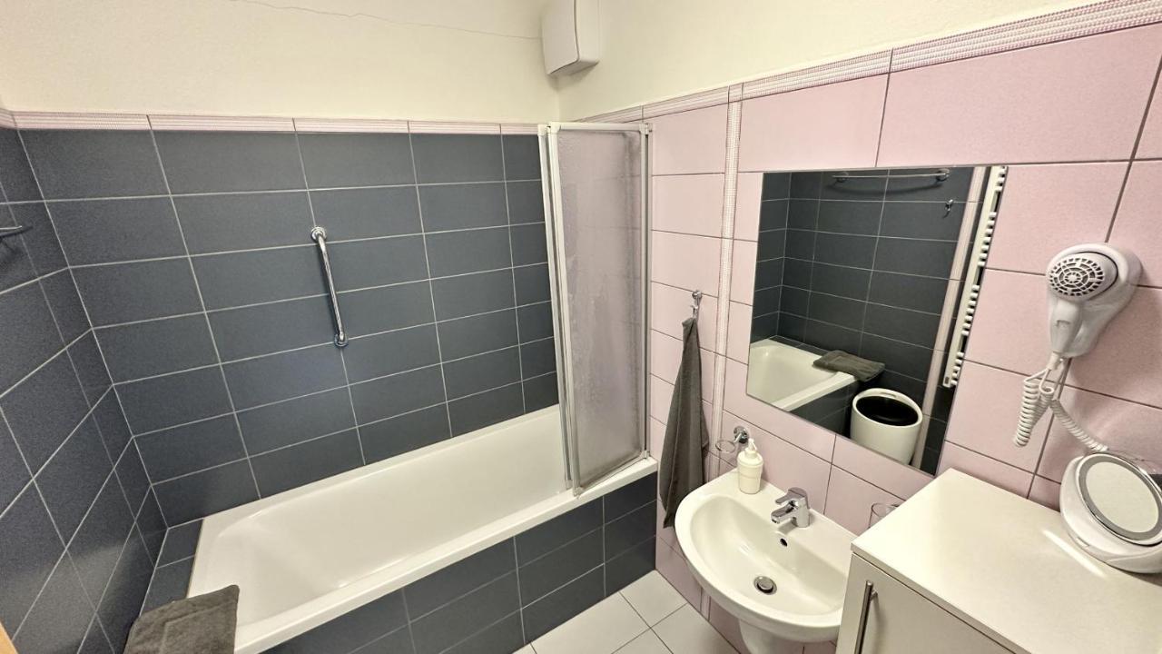 Ubytovani Trebon - Apartmany Rozmberk, Svet A Bastyr Exterior photo